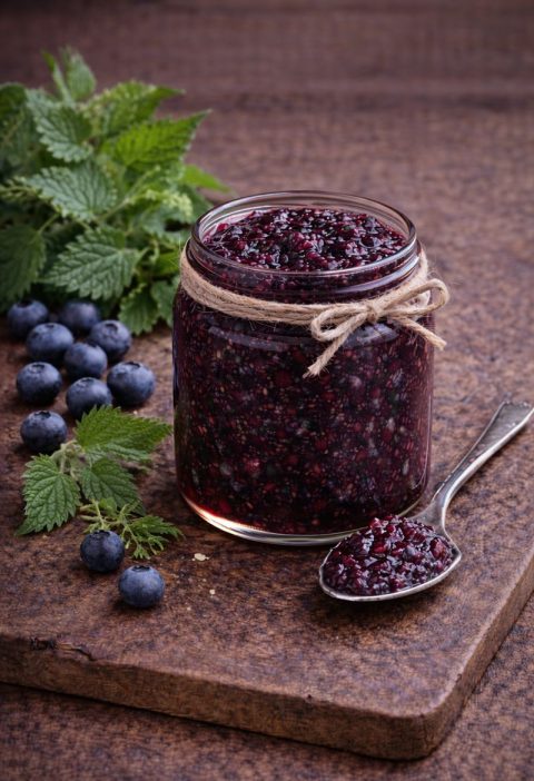 Brandnetel-blauwe bessenjam