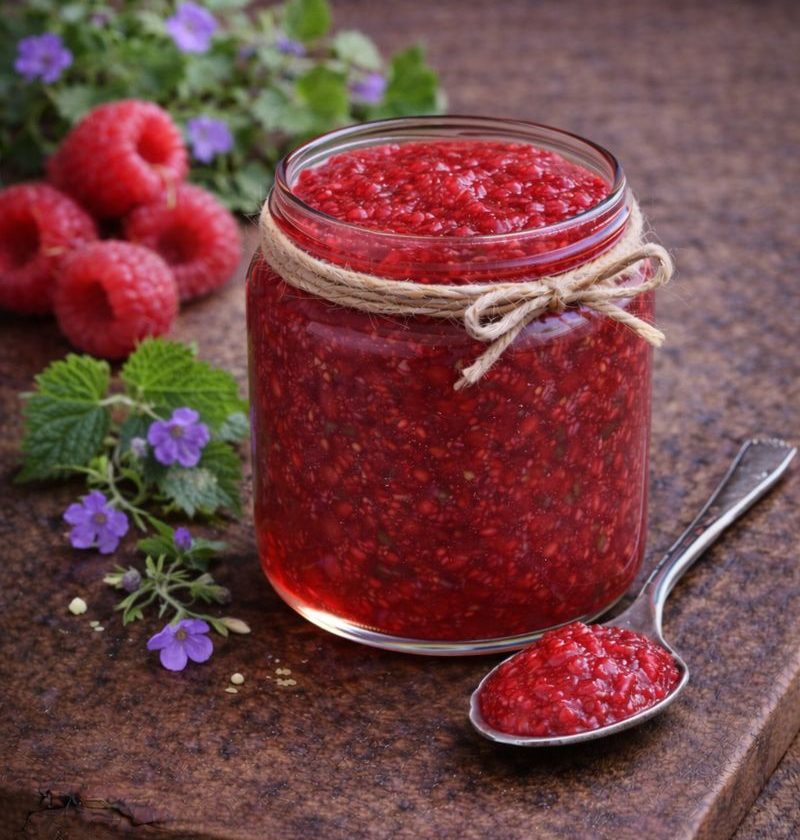 Frambozenjam met hondsdraf
