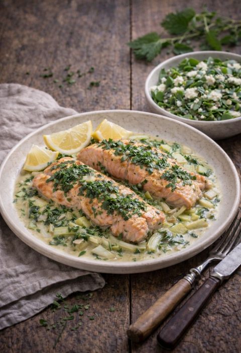 Zalm uit de oven met citroenmelisse en venkel