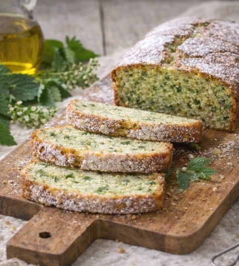 Brandnetel–olijfolie cake